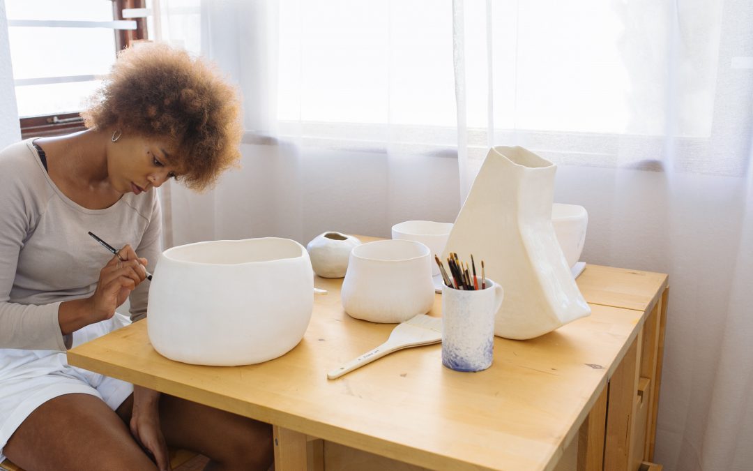 Rebecca Baron, du papier mâché et des imprimés